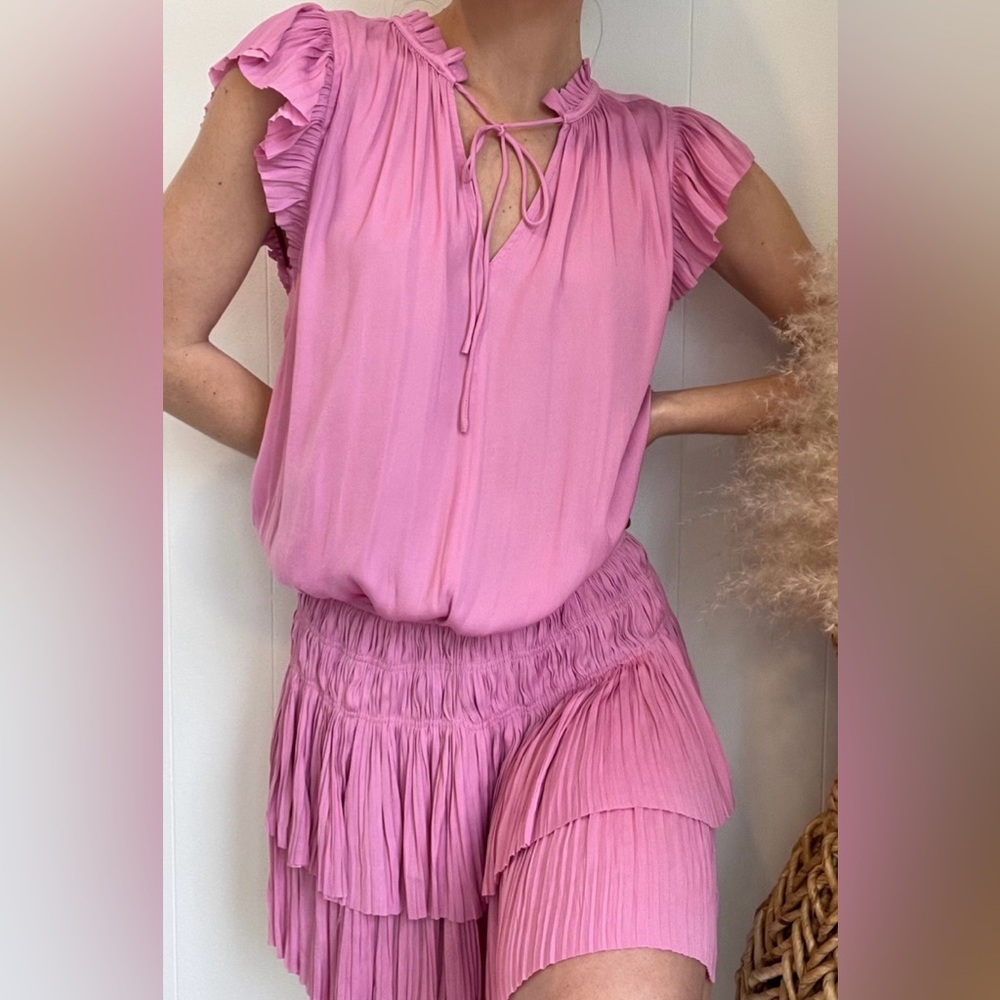 Current Air flutter sleeve mini dress in a rosy pink. Size XS 0/2.